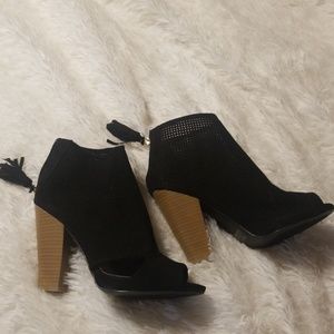Trendy Black Suede Peep Toe Booties